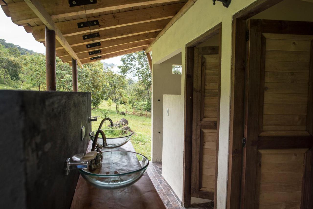 La Perla Negra - Black Pearl Eco Hostel 산 라파엘 외부 사진